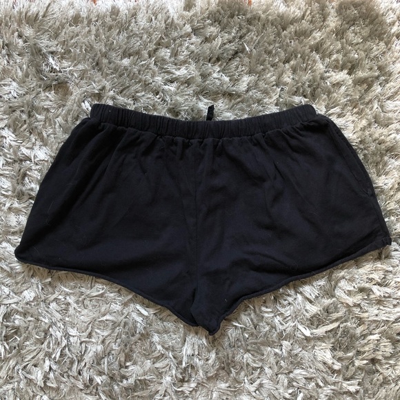 Wilfred Free (Aritzia) Drawstring Shorts - Picture 2 of 4